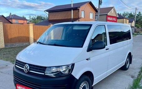 Volkswagen Caravelle T6 рестайлинг, 2019 год, 2 740 000 рублей, 1 фотография