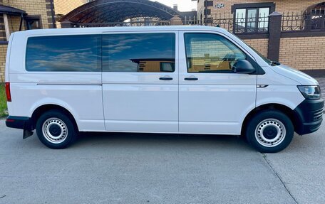 Volkswagen Caravelle T6 рестайлинг, 2019 год, 2 740 000 рублей, 3 фотография
