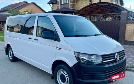 Volkswagen Caravelle T6 рестайлинг, 2019 год, 2 740 000 рублей, 2 фотография