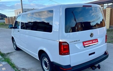 Volkswagen Caravelle T6 рестайлинг, 2019 год, 2 740 000 рублей, 4 фотография