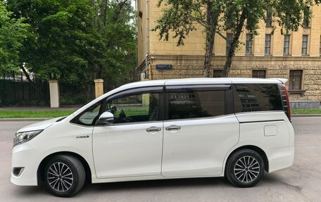 Toyota Esquire I, 2018 год, 2 699 999 рублей, 2 фотография