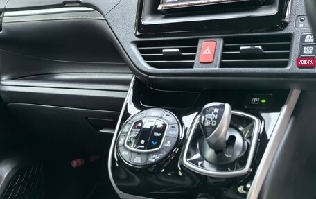 Toyota Esquire I, 2018 год, 2 699 999 рублей, 17 фотография