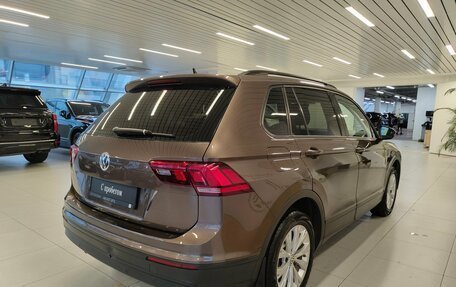 Volkswagen Tiguan II, 2018 год, 1 649 000 рублей, 2 фотография