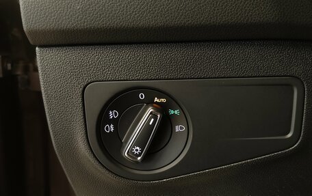 Volkswagen Tiguan II, 2018 год, 1 649 000 рублей, 5 фотография