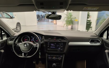 Volkswagen Tiguan II, 2018 год, 1 649 000 рублей, 9 фотография