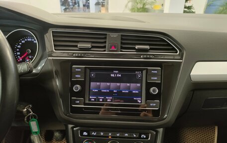 Volkswagen Tiguan II, 2018 год, 1 649 000 рублей, 10 фотография