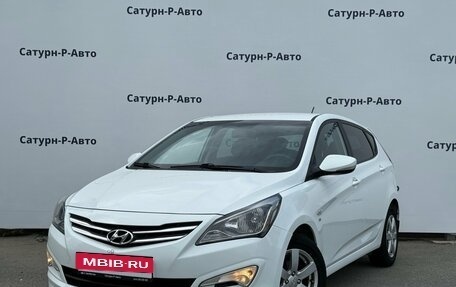 Hyundai Solaris II рестайлинг, 2015 год, 1 110 000 рублей, 1 фотография