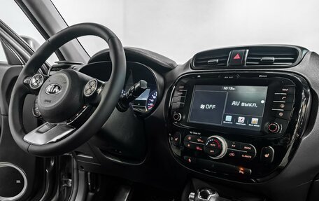 KIA Soul II рестайлинг, 2017 год, 1 799 000 рублей, 10 фотография