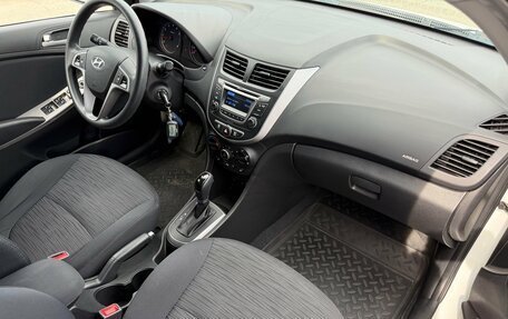 Hyundai Solaris II рестайлинг, 2015 год, 1 110 000 рублей, 5 фотография