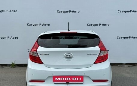 Hyundai Solaris II рестайлинг, 2015 год, 1 110 000 рублей, 4 фотография