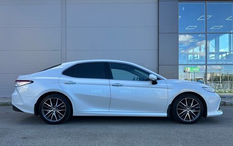 Toyota Camry, 2022 год, 3 770 000 рублей, 2 фотография