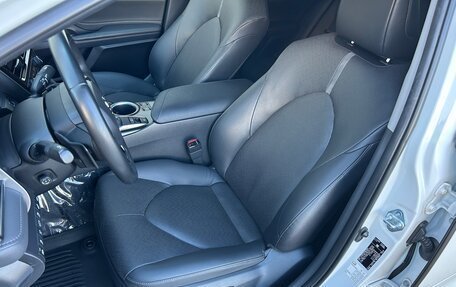Toyota Camry, 2022 год, 3 770 000 рублей, 10 фотография
