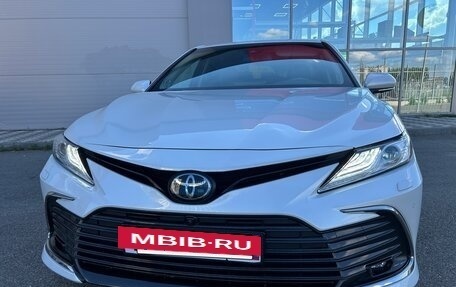 Toyota Camry, 2022 год, 3 770 000 рублей, 7 фотография