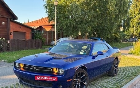 Dodge Challenger III рестайлинг 2, 2018 год, 3 800 000 рублей, 2 фотография