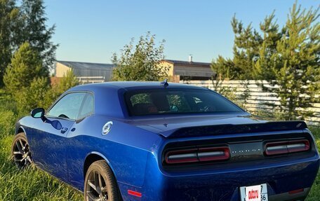 Dodge Challenger III рестайлинг 2, 2018 год, 3 800 000 рублей, 14 фотография