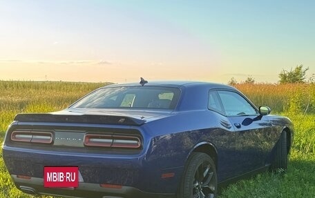 Dodge Challenger III рестайлинг 2, 2018 год, 3 800 000 рублей, 13 фотография