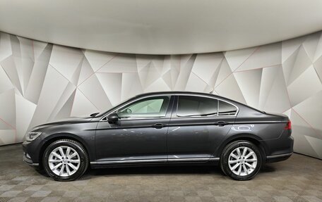 Volkswagen Passat B8 рестайлинг, 2017 год, 1 815 000 рублей, 5 фотография