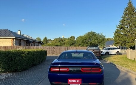 Dodge Challenger III рестайлинг 2, 2018 год, 3 800 000 рублей, 9 фотография