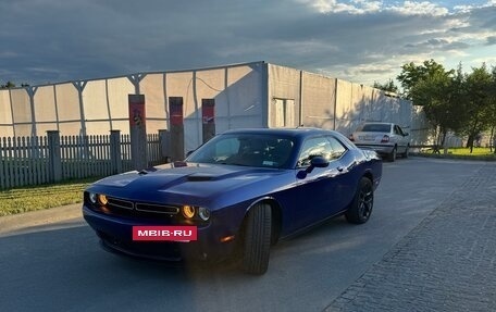 Dodge Challenger III рестайлинг 2, 2018 год, 3 800 000 рублей, 6 фотография