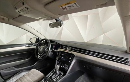 Volkswagen Passat B8 рестайлинг, 2017 год, 1 815 000 рублей, 13 фотография