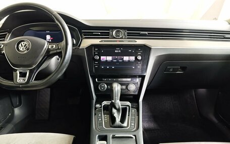 Volkswagen Passat B8 рестайлинг, 2017 год, 1 815 000 рублей, 15 фотография