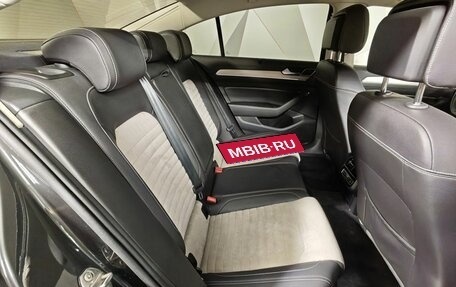 Volkswagen Passat B8 рестайлинг, 2017 год, 1 815 000 рублей, 16 фотография