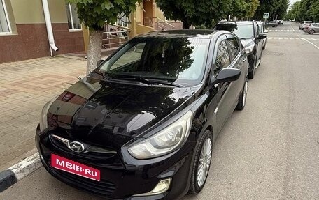 Hyundai Solaris II рестайлинг, 2012 год, 700 000 рублей, 1 фотография