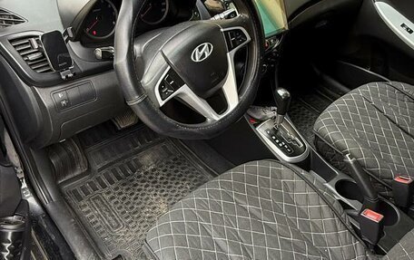 Hyundai Solaris II рестайлинг, 2012 год, 700 000 рублей, 8 фотография