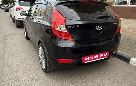 Hyundai Solaris II рестайлинг, 2012 год, 700 000 рублей, 4 фотография