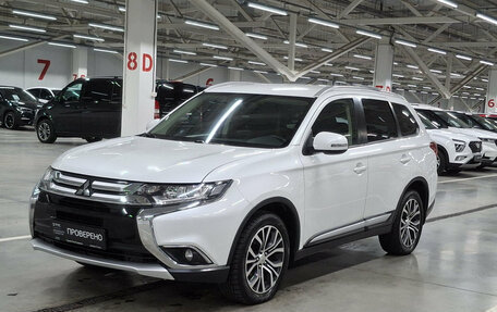 Mitsubishi Outlander III рестайлинг 3, 2018 год, 2 320 000 рублей, 5 фотография