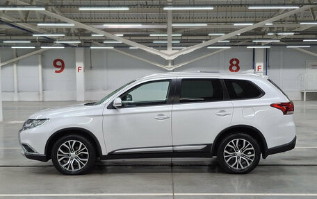 Mitsubishi Outlander III рестайлинг 3, 2018 год, 2 320 000 рублей, 12 фотография