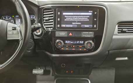 Mitsubishi Outlander III рестайлинг 3, 2018 год, 2 320 000 рублей, 19 фотография