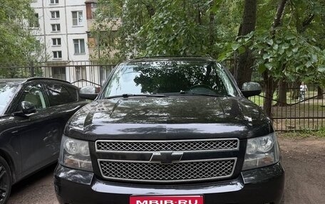 Chevrolet Tahoe III, 2013 год, 1 950 000 рублей, 1 фотография