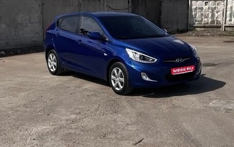 Hyundai Solaris II рестайлинг, 2013 год, 750 000 рублей, 1 фотография