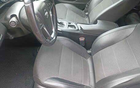 Opel Insignia II рестайлинг, 2011 год, 750 000 рублей, 12 фотография