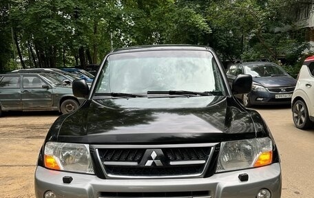 Mitsubishi Pajero III рестайлинг, 2004 год, 899 999 рублей, 2 фотография