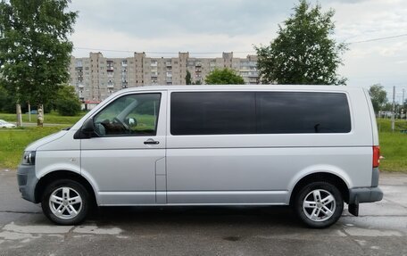 Volkswagen Caravelle T5, 2012 год, 2 200 000 рублей, 4 фотография