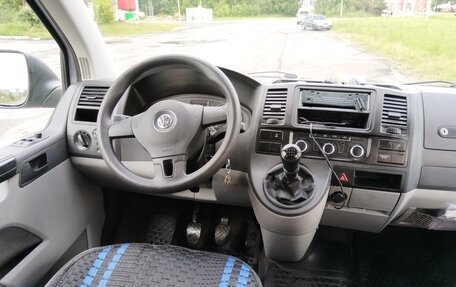 Volkswagen Caravelle T5, 2012 год, 2 200 000 рублей, 12 фотография