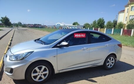 Hyundai Solaris II рестайлинг, 2012 год, 600 000 рублей, 2 фотография