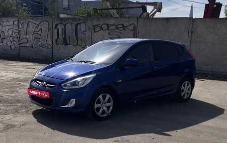 Hyundai Solaris II рестайлинг, 2013 год, 750 000 рублей, 8 фотография
