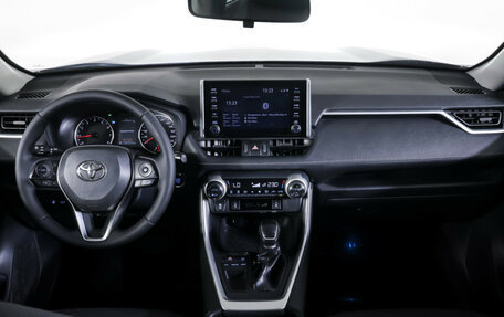 Toyota RAV4, 2019 год, 2 690 000 рублей, 13 фотография