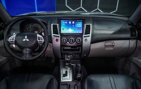 Mitsubishi Pajero Sport II рестайлинг, 2014 год, 1 730 000 рублей, 12 фотография