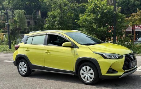 Toyota Yaris XP150 рестайлинг, 2021 год, 1 000 000 рублей, 3 фотография