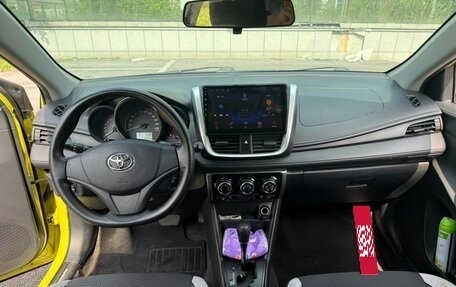 Toyota Yaris XP150 рестайлинг, 2021 год, 1 000 000 рублей, 8 фотография