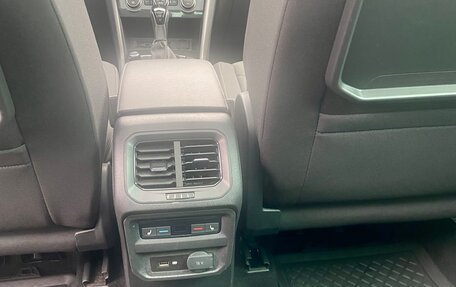 Volkswagen Tiguan II, 2018 год, 2 700 000 рублей, 9 фотография