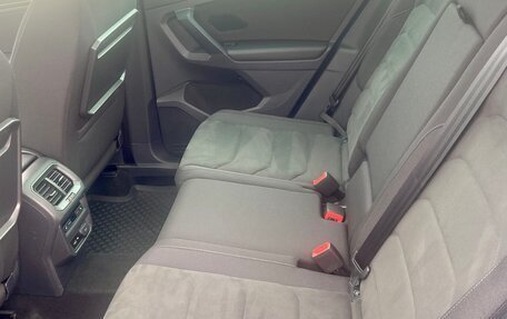 Volkswagen Tiguan II, 2018 год, 2 700 000 рублей, 11 фотография