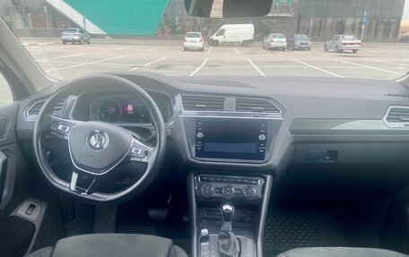Volkswagen Tiguan II, 2018 год, 2 700 000 рублей, 10 фотография