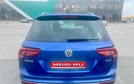 Volkswagen Tiguan II, 2018 год, 2 700 000 рублей, 4 фотография