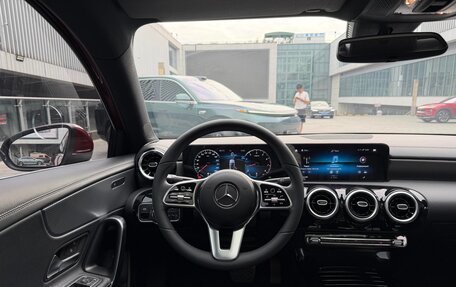Mercedes-Benz A-Класс, 2022 год, 2 200 000 рублей, 9 фотография