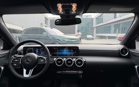 Mercedes-Benz A-Класс, 2022 год, 2 200 000 рублей, 11 фотография